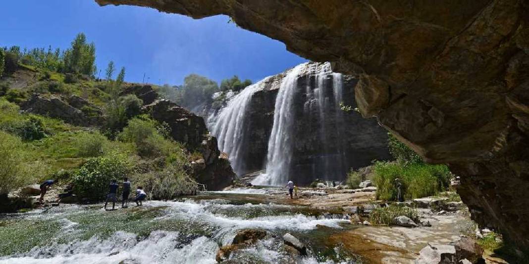 Valizler bu kez oraya hazırlanıyor! Asya ve Avrupa’nın ortak gözdesi: Tatilciler artık onun için akın ediyor… 5